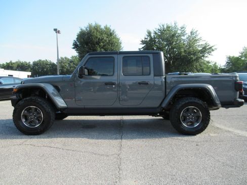 Used 2021 Jeep Gladiator Rubicon AWD/4WD image 4