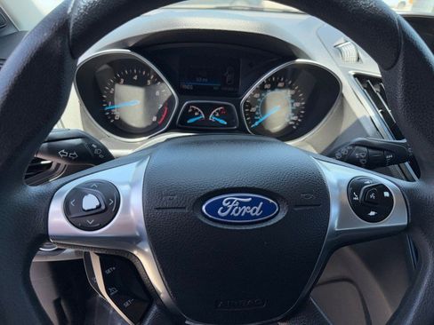 Used 2016 Ford Escape S FWD image 3