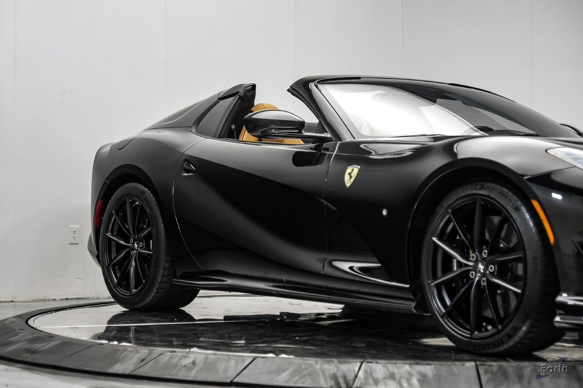 Used 2022 Ferrari 812 GTS RWD image 34