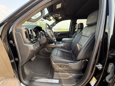 Used 2022 Chevrolet Silverado 1500 High Country w/ Technology Package image 14