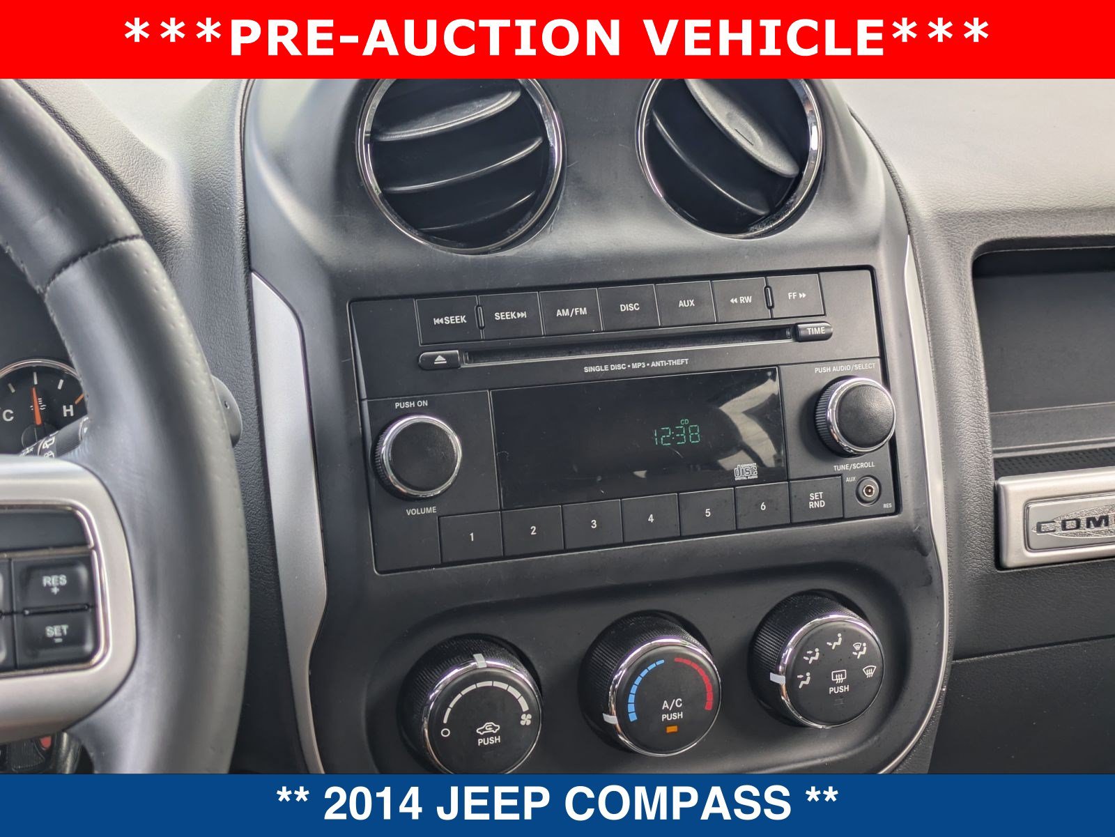 Used 2014 Jeep Compass Latitude FWD image 30