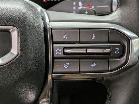 Used 2025 GMC Terrain Elevation image 17