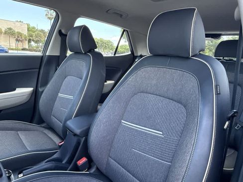 Used 2023 Hyundai Venue Limited w/ Cargo Package FWD image 14
