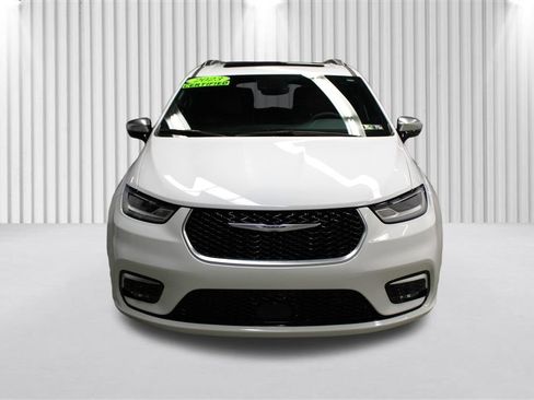 Used 2023 Chrysler Pacifica Pinnacle image 47