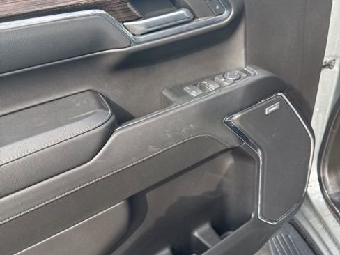 Used 2024 Chevrolet Silverado 1500 LT Trail Boss w/ Convenience Package II image 12