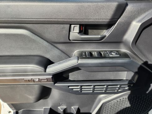 Used 2025 Toyota 4Runner TRD Off-Road image 29