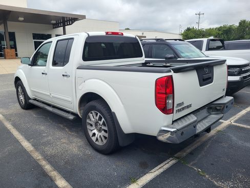Used 2013 Nissan Frontier SL RWD image 6