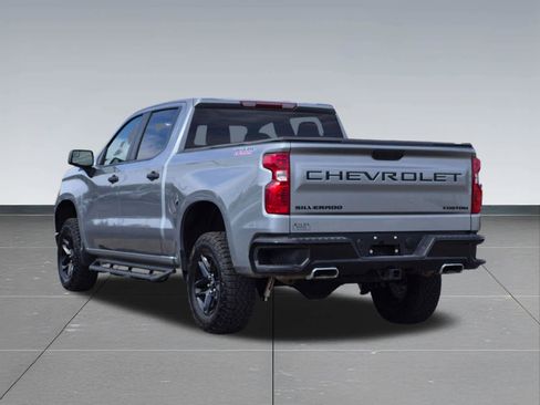 Used 2025 Chevrolet Silverado 1500 Custom Trail Boss w/ LPO, Dark Essentials Package AWD/4WD image 4