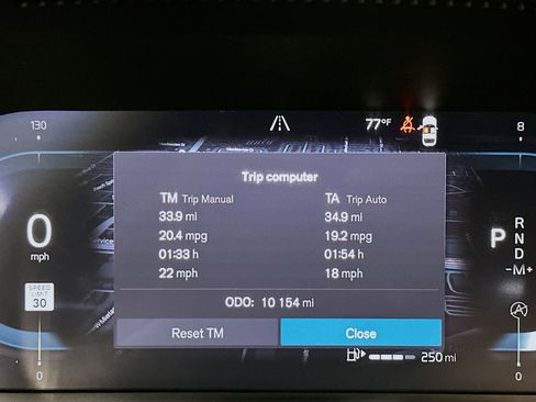 Used 2025 Volvo XC40 B5 Core image 19