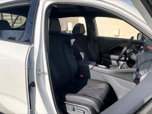 Used 2025 Acura ADX A-Spec image 9