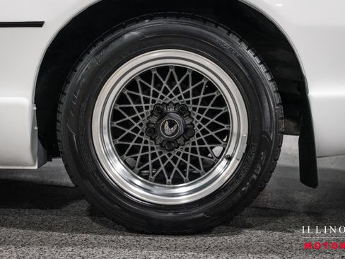 Used 1991 Pontiac Firebird Trans Am RWD image 10