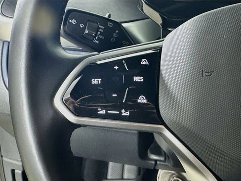 Used 2025 Volkswagen ID. Buzz Pro S RWD image 18