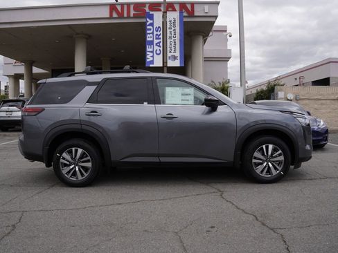 New 2026 Nissan Pathfinder SL FWD image 3