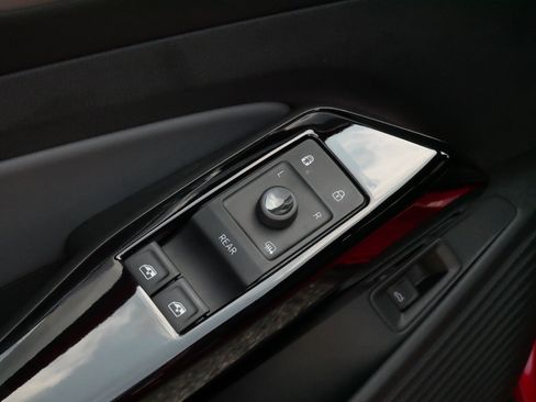 Certified 2023 Volkswagen ID.4 Pro S AWD/4WD image 19