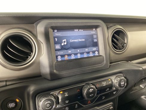 Used 2020 Jeep Wrangler Sport AWD/4WD image 2