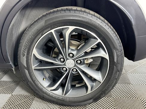 Used 2022 Buick Encore GX Essence FWD image 63