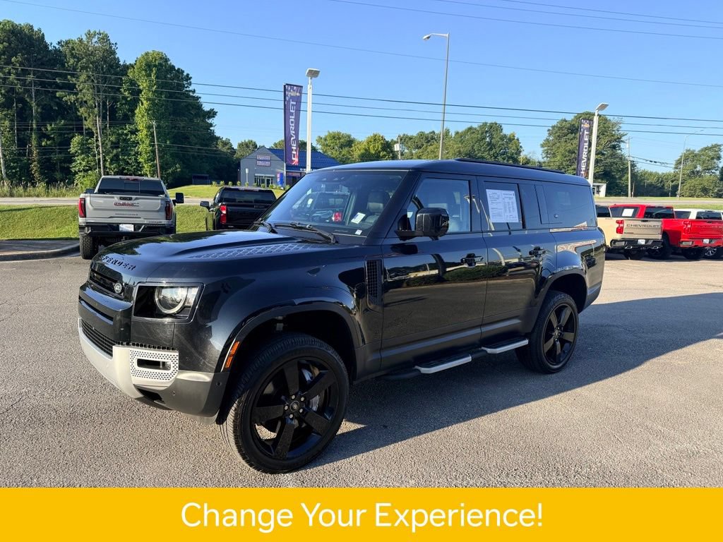 Used 2023 Land Rover Defender 130 SE AWD/4WD image 2