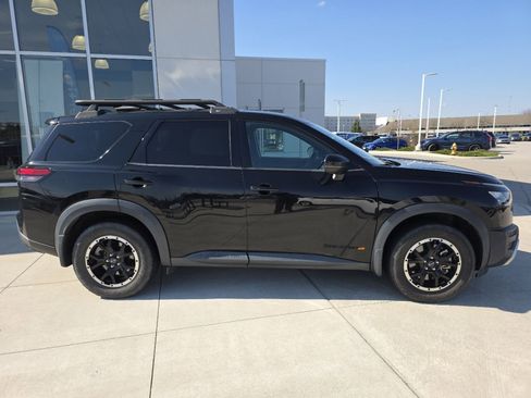 Used 2023 Nissan Pathfinder Rock Creek AWD/4WD image 10