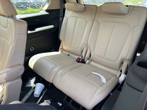 Used 2021 Jeep Grand Cherokee L Limited AWD/4WD image 11