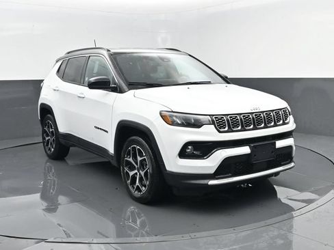 Used 2025 Jeep Compass Limited AWD/4WD image 3