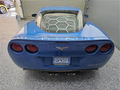 Used 2009 Chevrolet Corvette Coupe w/ Preferred Equipment Group RWD image 4