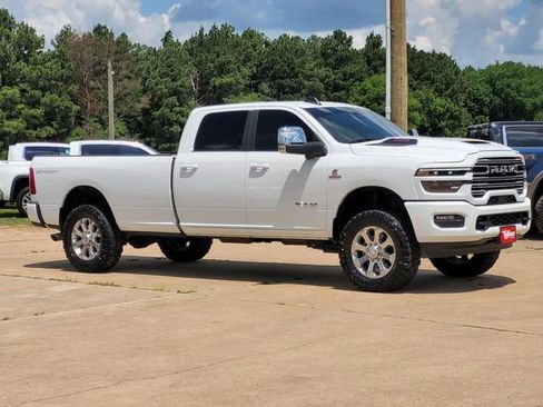 Used 2025 RAM 3500 Laramie w/ Sport Appearance Package AWD/4WD image 2