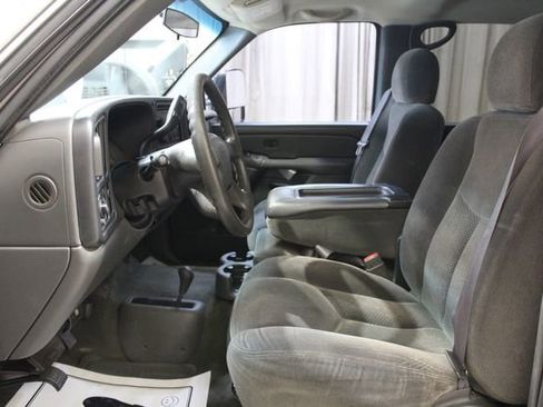 Used 2006 Chevrolet Silverado 2500 W/T w/ Heavy-Duty Power Package image 15