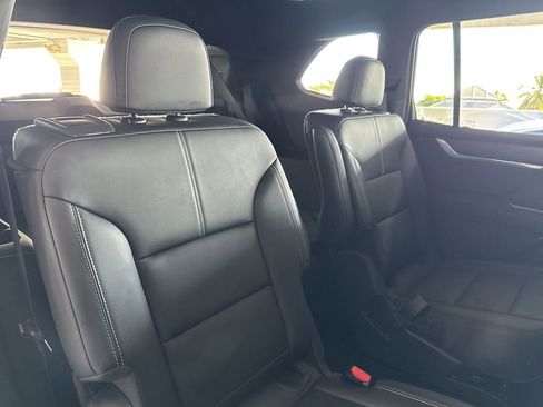 Used 2024 GMC Acadia Elevation image 27