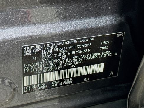 Certified 2023 Toyota RAV4 LE AWD/4WD image 28