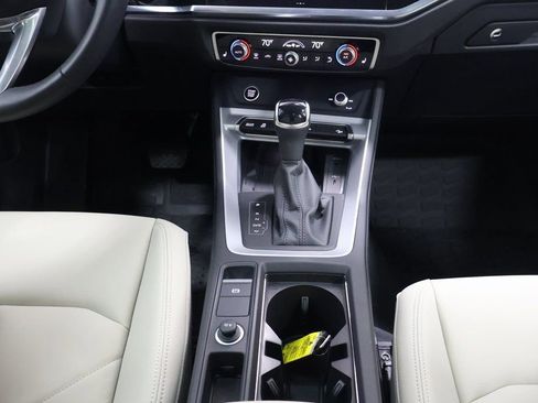 Used 2025 Audi Q3 2.0T Premium image 20