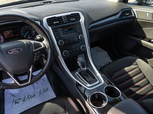 Used 2013 Ford Fusion SE image 32