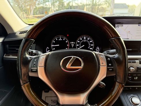 Used 2015 Lexus ES 350 w/ Luxury Package FWD image 11
