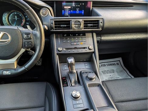 Used 2019 Lexus IS 300 F Sport w/ F Sport Package image 21