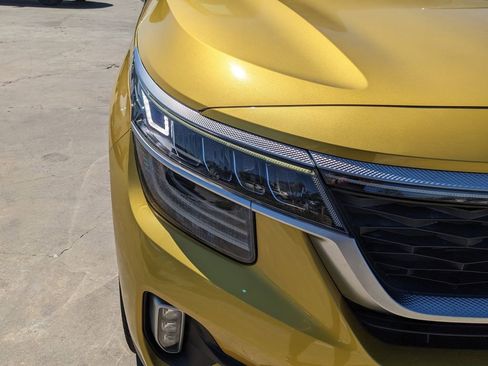 Certified 2021 Kia Seltos SX w/ SX Sunroof Package image 10