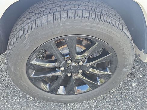 Used 2019 Jeep Grand Cherokee Altitude image 6