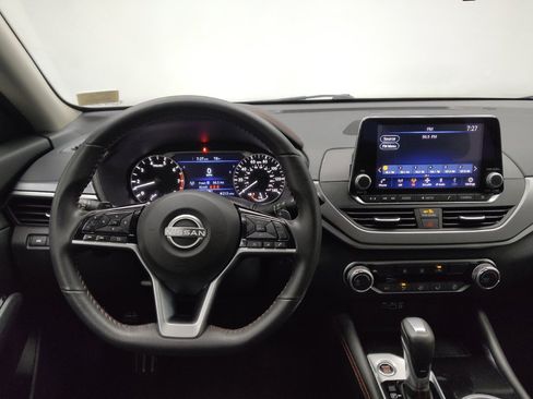 Used 2024 Nissan Altima 2.5 SR FWD image 22