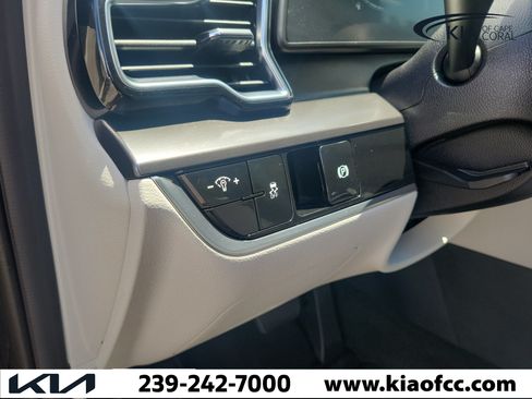 Certified 2025 Kia Sportage EX FWD image 24