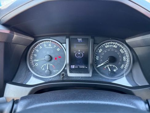 Used 2016 Toyota Tacoma TRD Sport w/ Premium & Technology Package AWD/4WD image 19