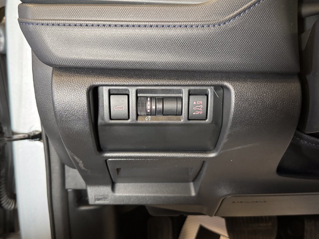 Used 2025 Subaru Forester Premium AWD/4WD image 18