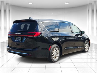 Certified 2025 Chrysler Pacifica Select