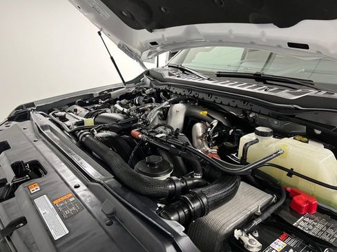 Used 2025 Ford F450 Platinum w/ FX4 Off-Road Package image 59