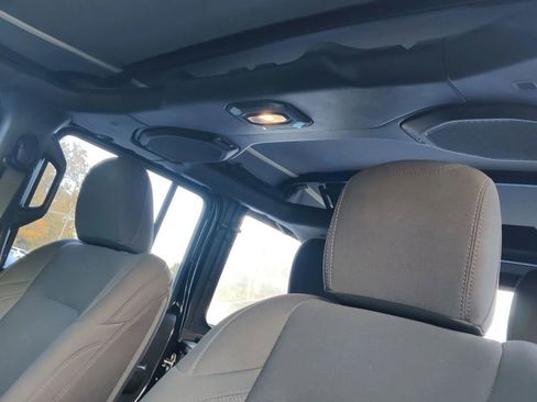 Used 2018 Jeep Wrangler Unlimited Sport image 17