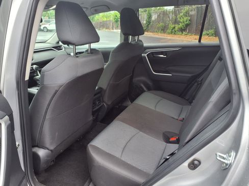 Used 2025 Toyota RAV4 XLE AWD/4WD image 21