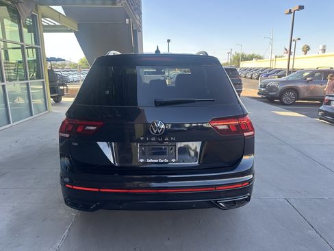 Used 2024 Volkswagen Tiguan SE R-Line FWD image 12