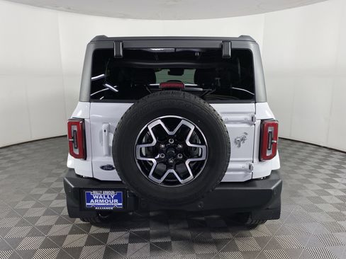 Used 2023 Ford Bronco Outer Banks image 9