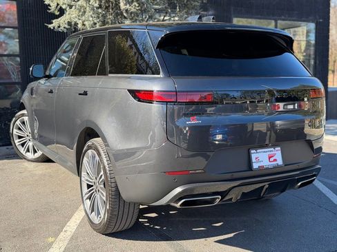 Used 2024 Land Rover Range Rover Sport SE image 19