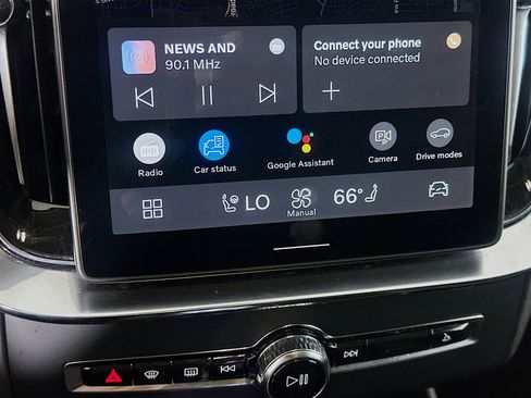 Used 2025 Volvo XC90 B6 Plus image 24