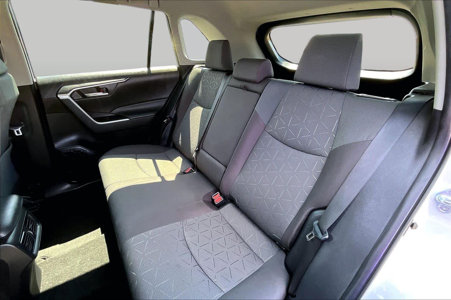 Used 2023 Toyota RAV4 XLE FWD image 21