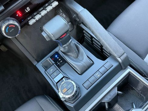 Used 2025 Toyota Tacoma TRD Off-Road AWD/4WD image 23