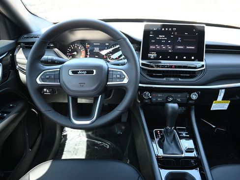 New 2026 Jeep Compass Latitude AWD/4WD image 15